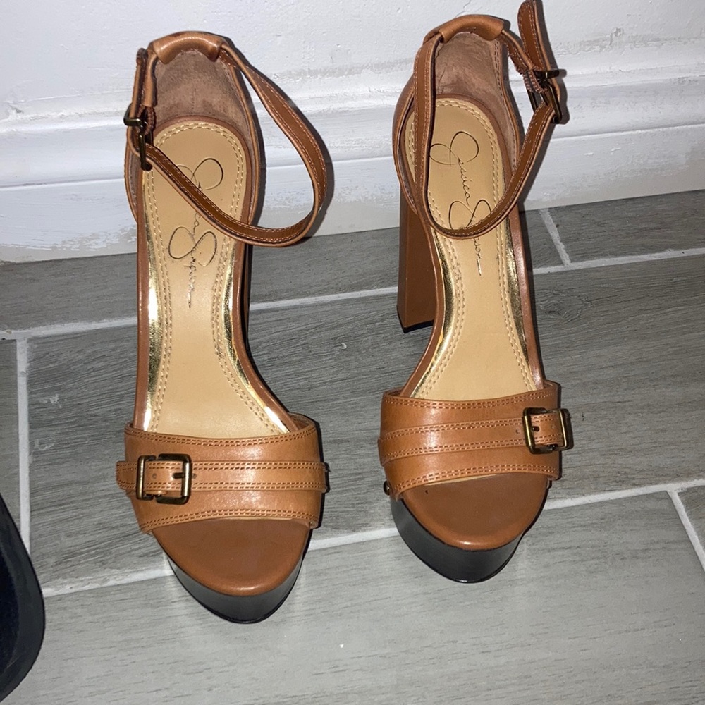 Jessica Simpson wedge 5.5
